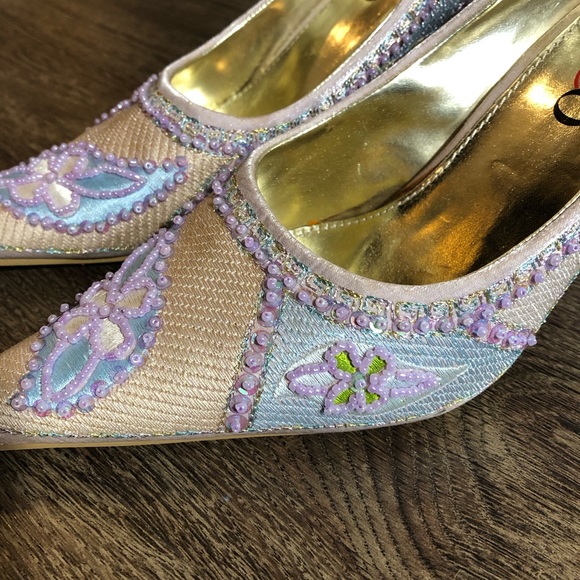 Vintage Beaded Floral Heels - Picture 16 of 17